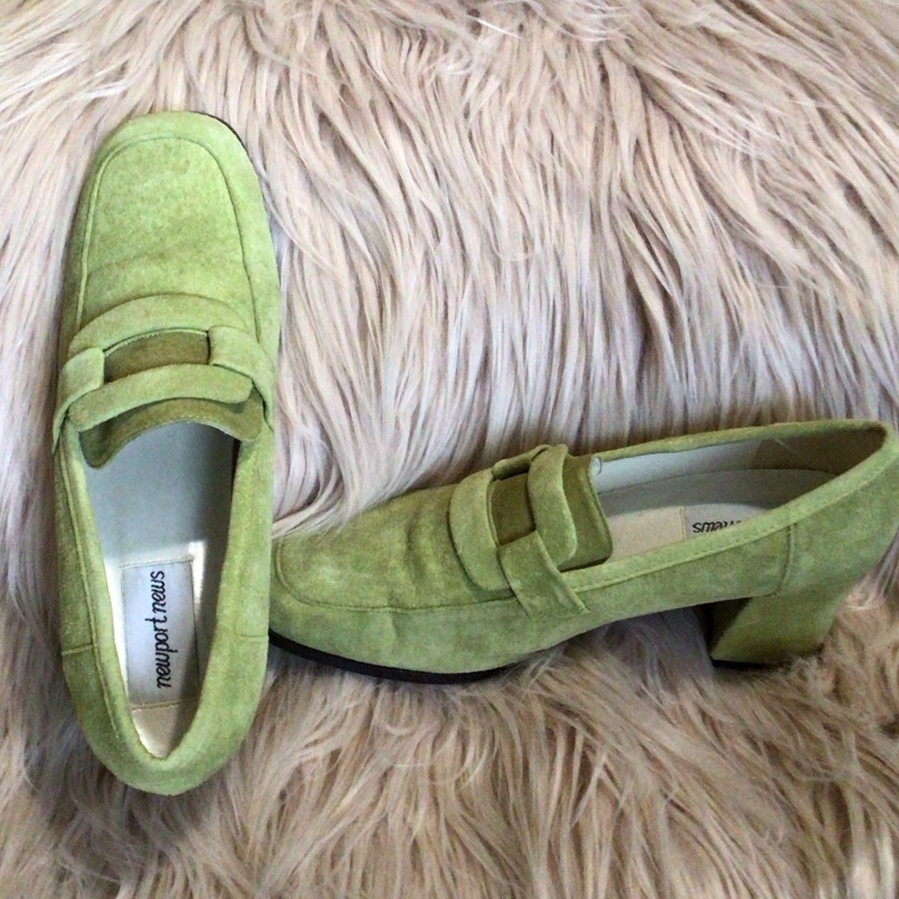 Newport News Women's Green Suede Loafers